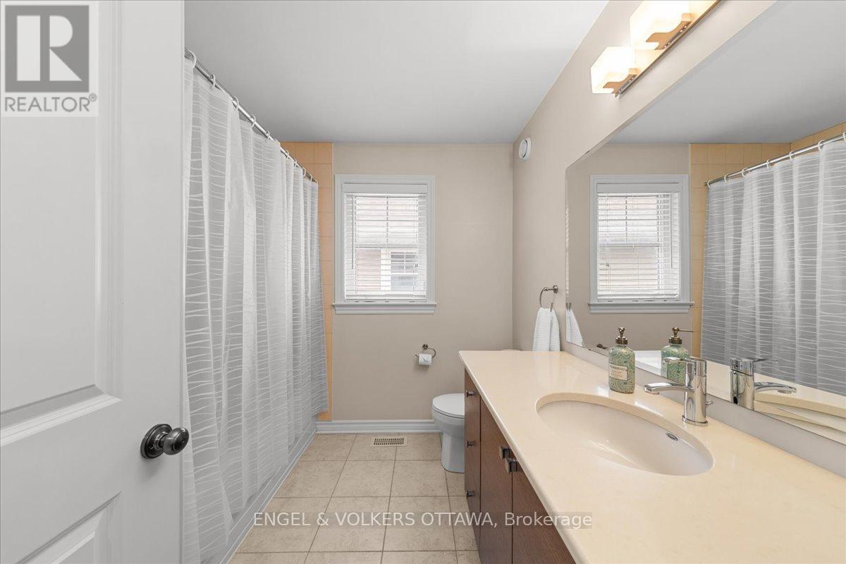 Condos for Sale in Ottawa – 520 ROCHEFORT CIRCLE, Ottawa – By Peter Sagos - Image 26