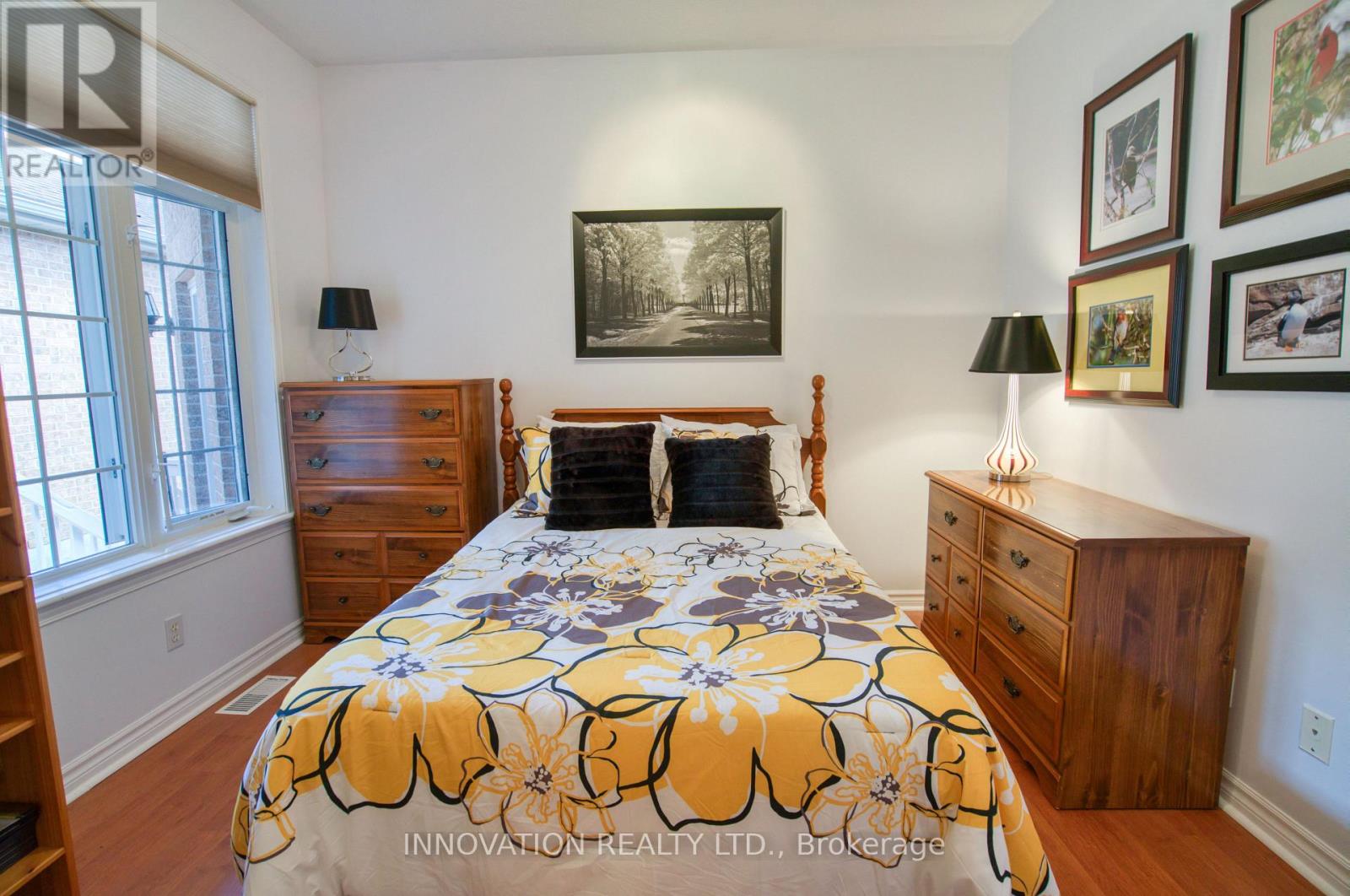 27 EILEEN CRESCENT - 28
