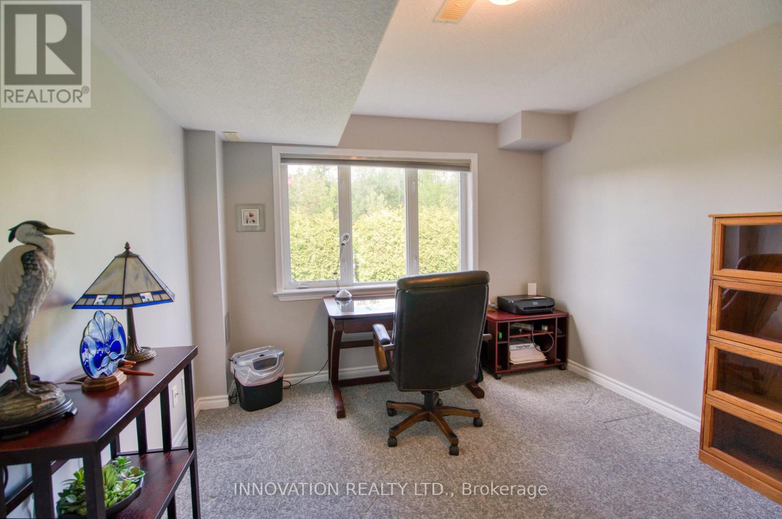 27 EILEEN CRESCENT - 33
