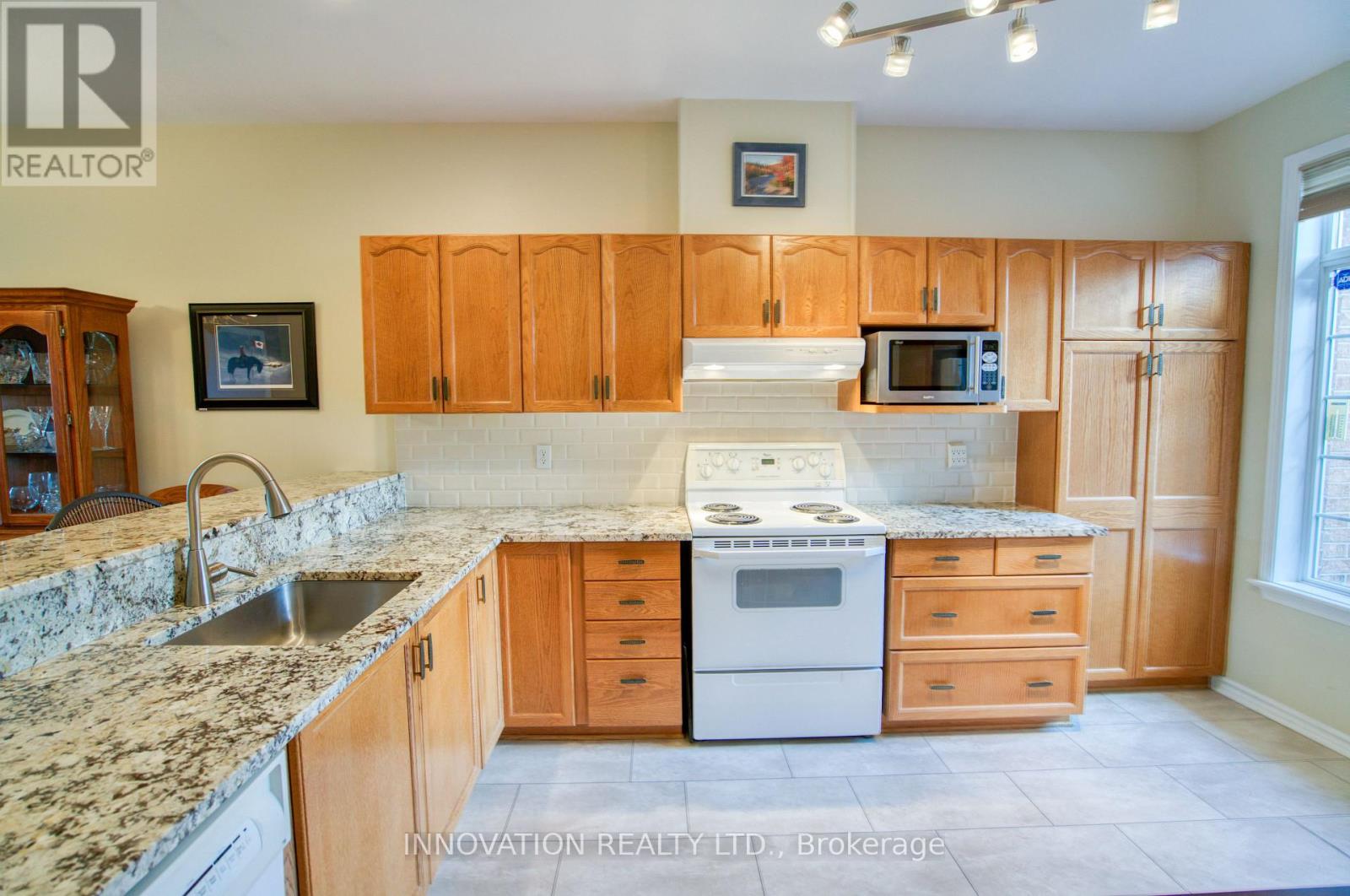 27 EILEEN CRESCENT - 6