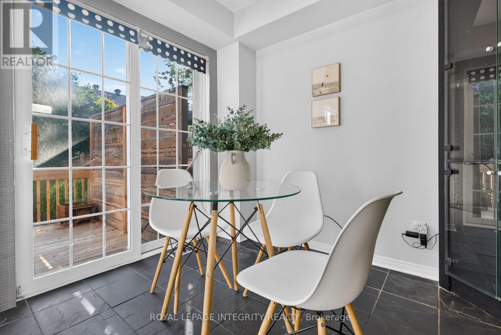 640 KILBIRNIE DRIVE - 11