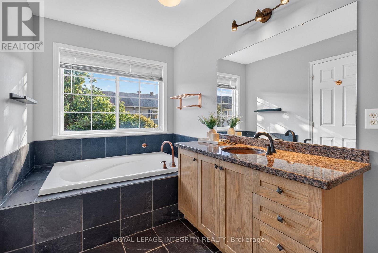640 KILBIRNIE DRIVE - 15