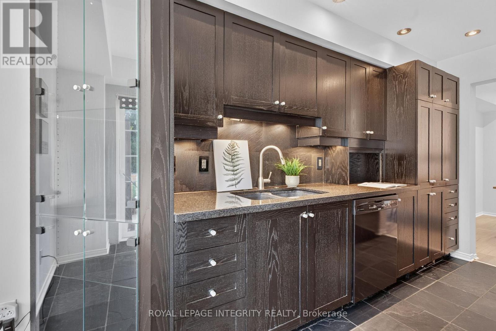 640 KILBIRNIE DRIVE - 9