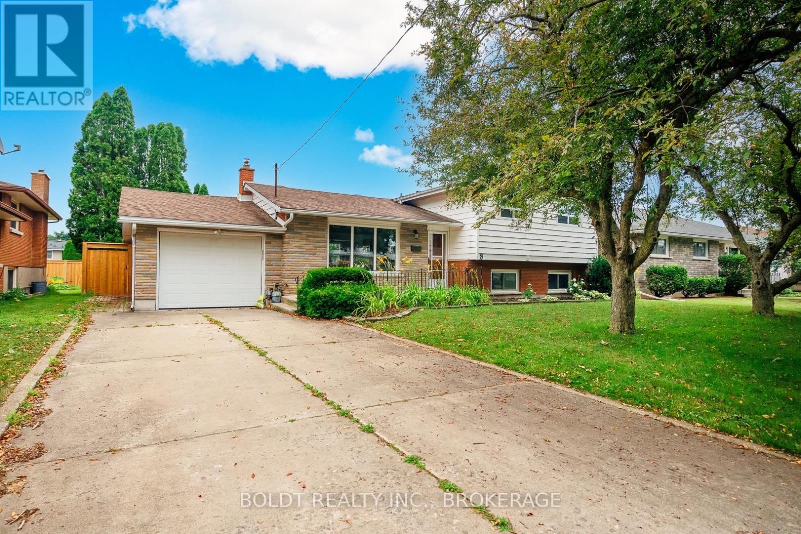 8 PAMELA DRIVE - 2