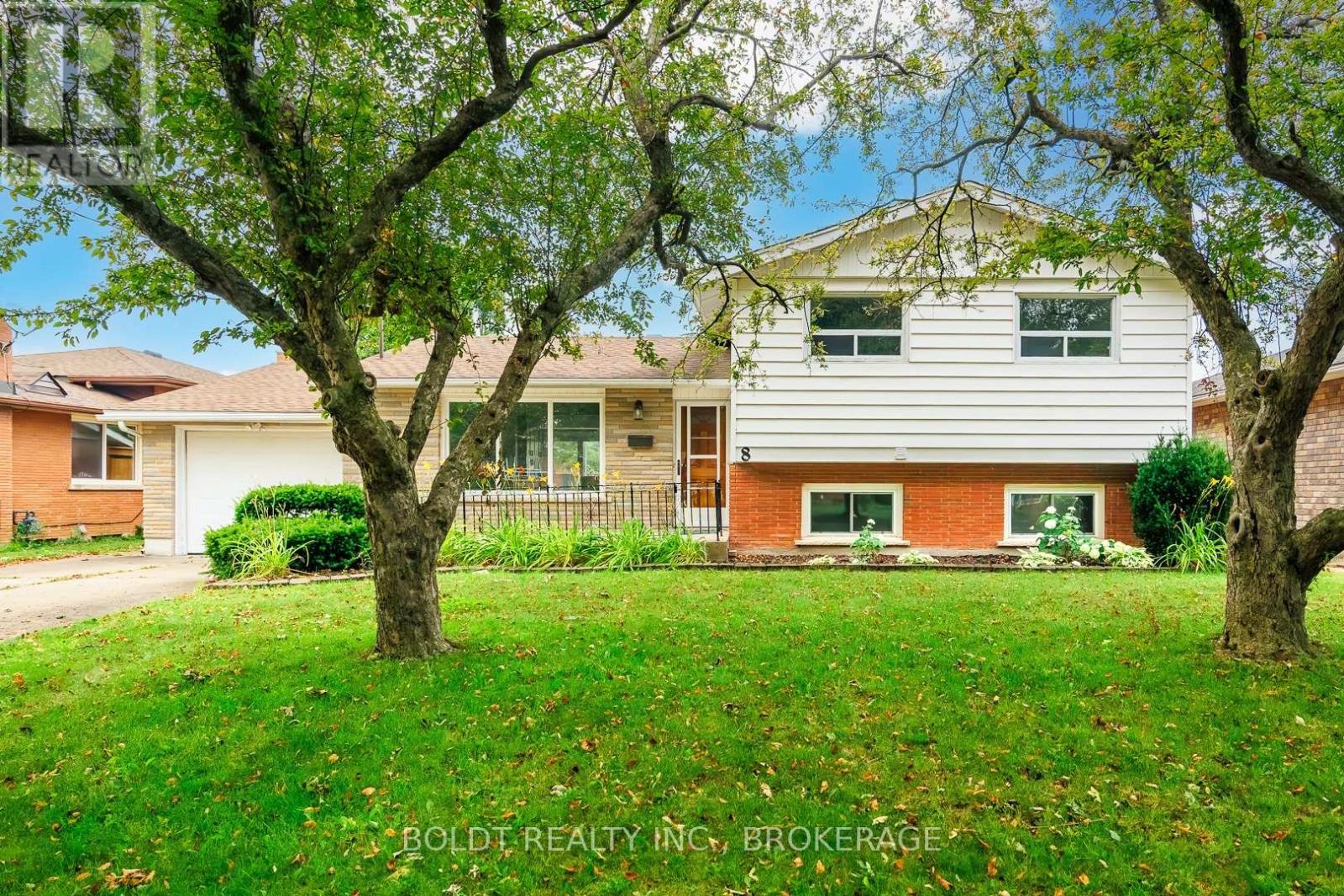 8 PAMELA DRIVE - 3