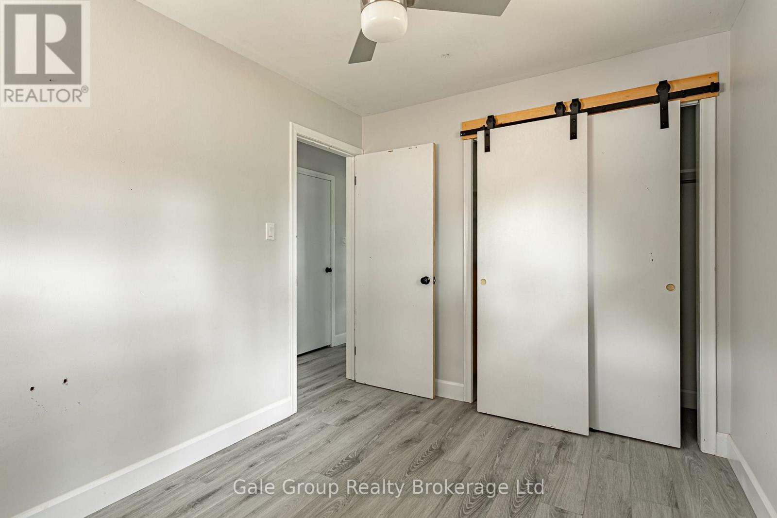 32A GLENDALE DRIVE - 16