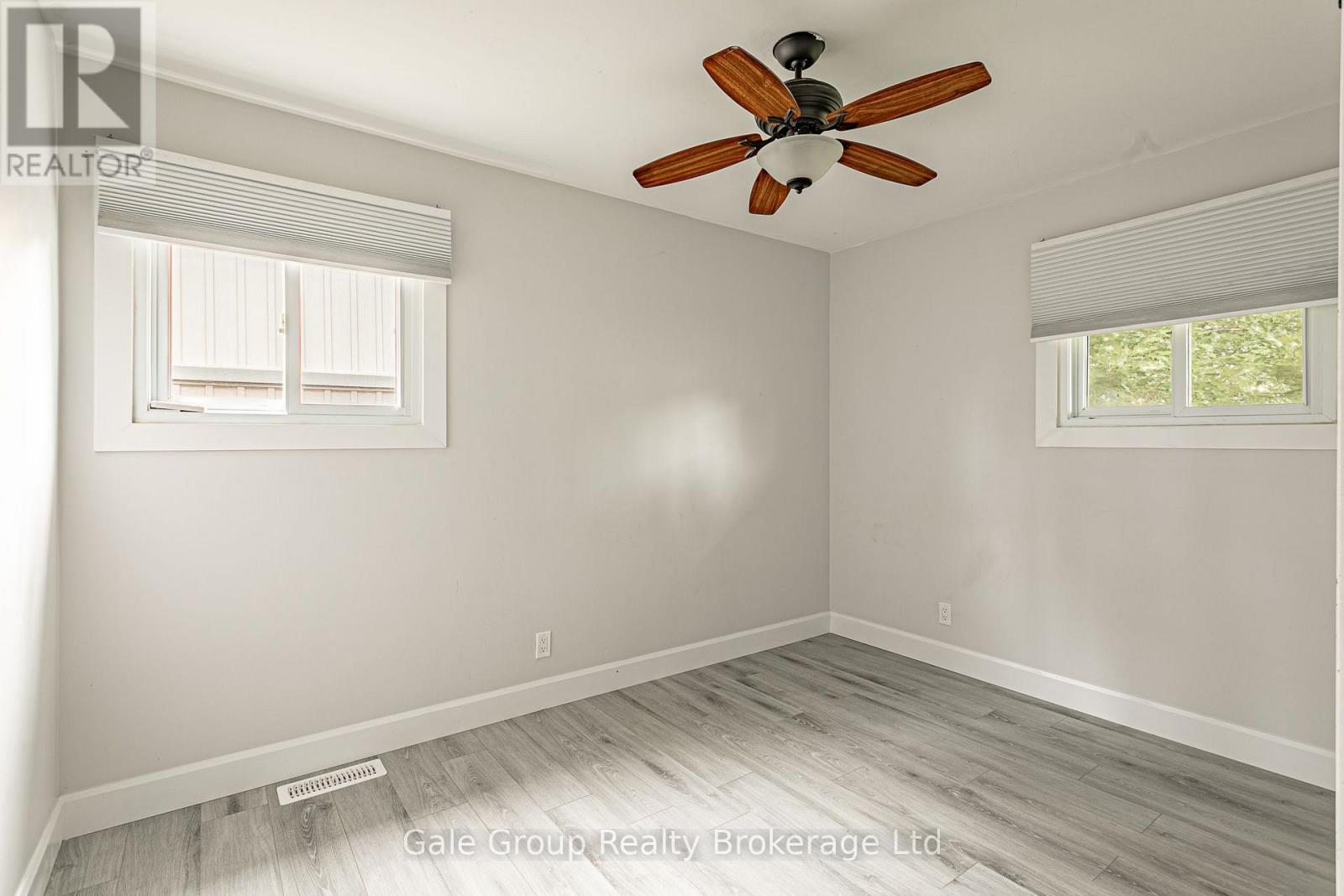 32A GLENDALE DRIVE - 17