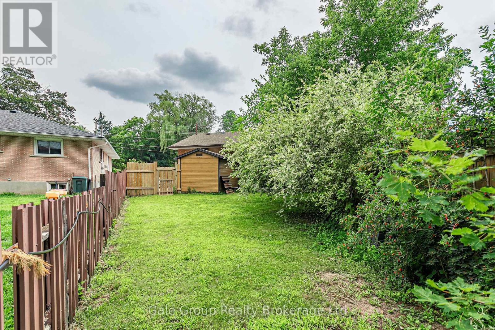 32A GLENDALE DRIVE - 25