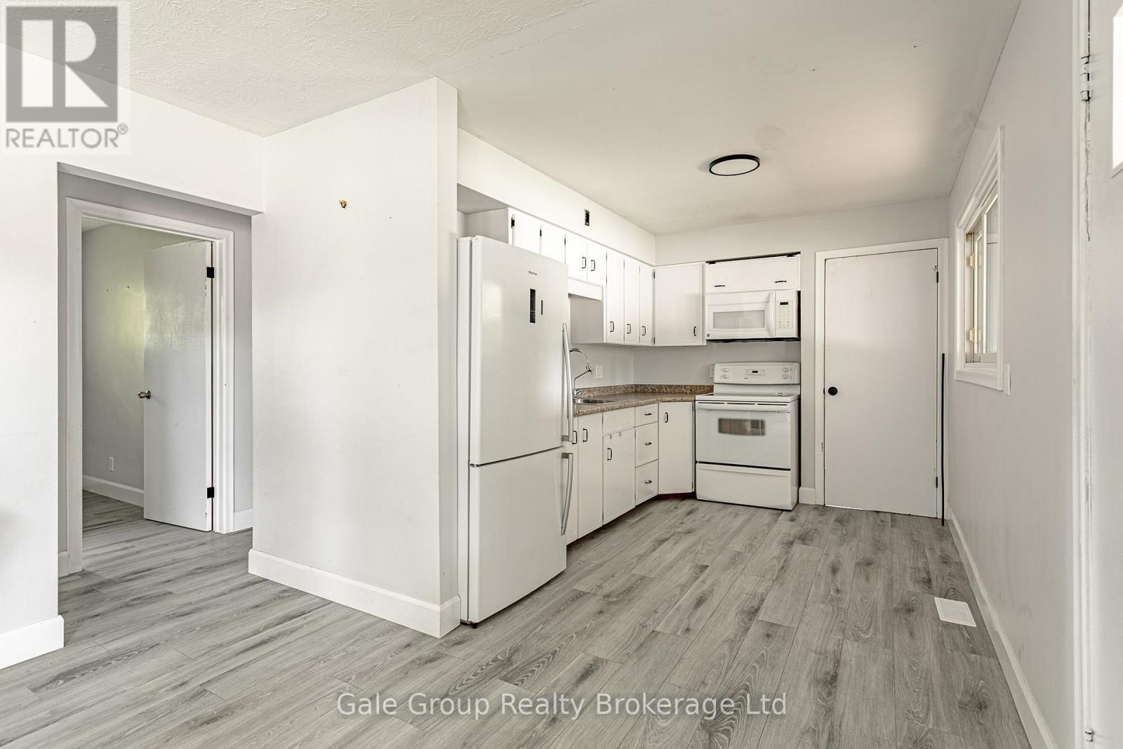 32A GLENDALE DRIVE - 7
