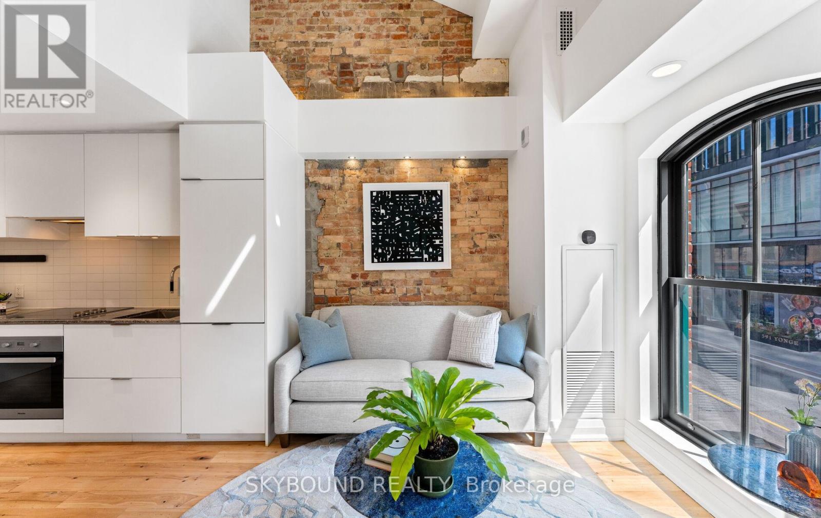 #223 5 ST. JOSEPH STREET E - 16