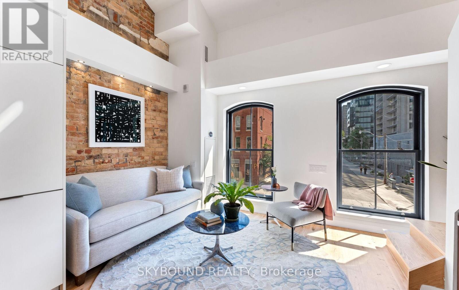 #223 5 ST. JOSEPH STREET E - 13
