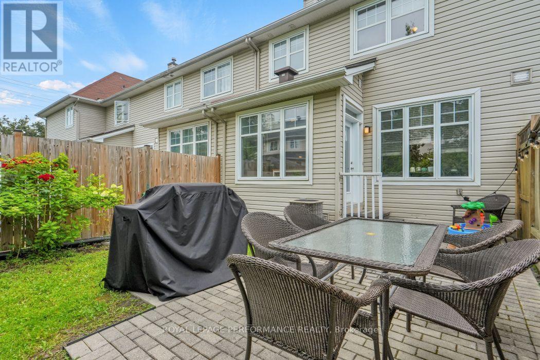152 PURPLE FINCH CRESCENT - 34