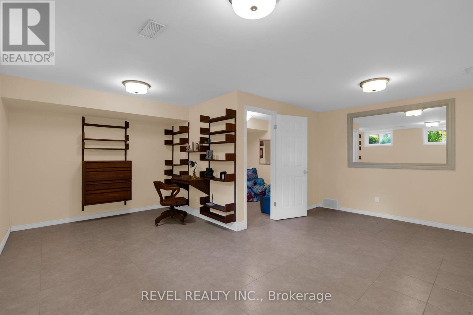 153 BAYSHORE DRIVE - 28