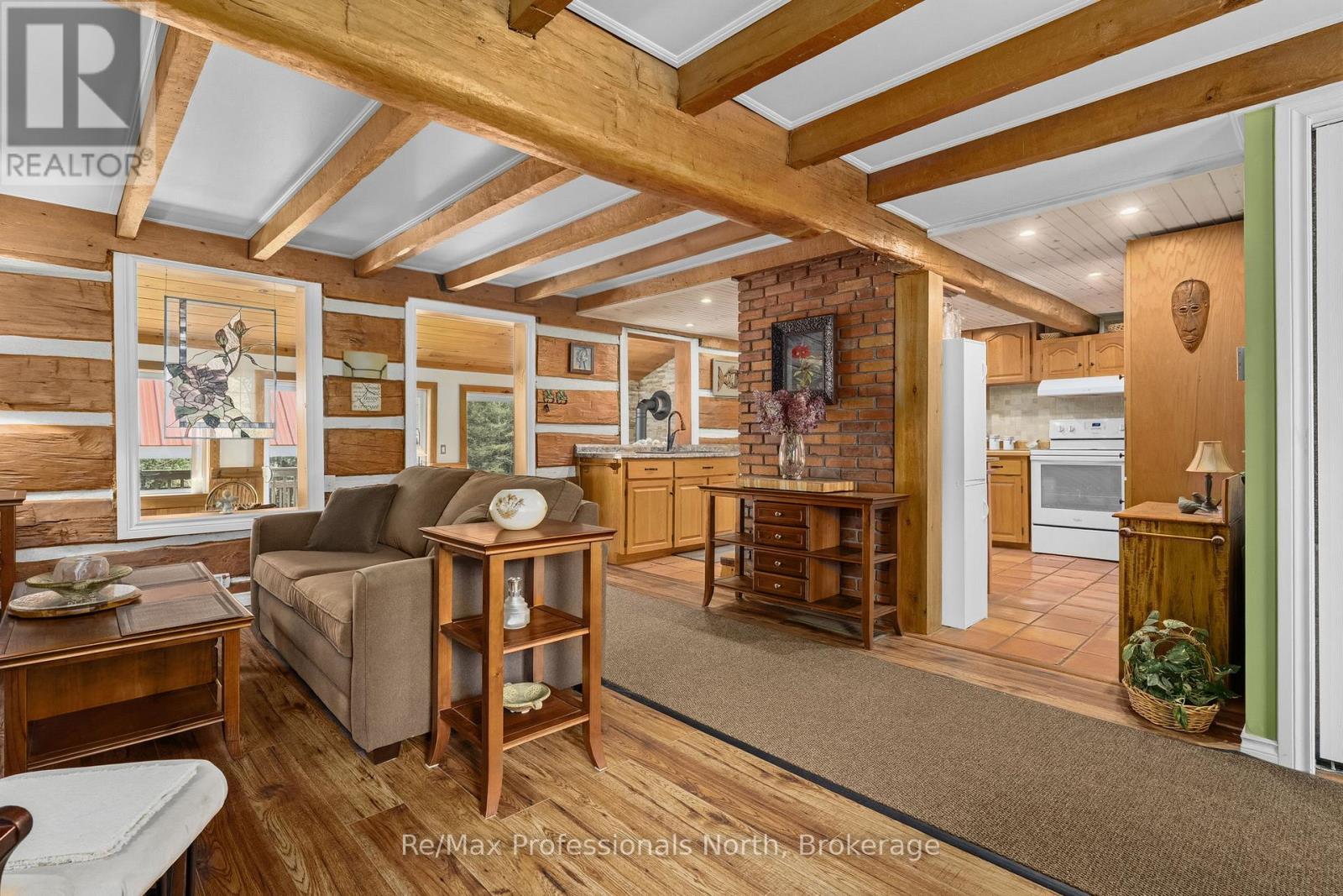 3569 CHETWYND ROAD - 13