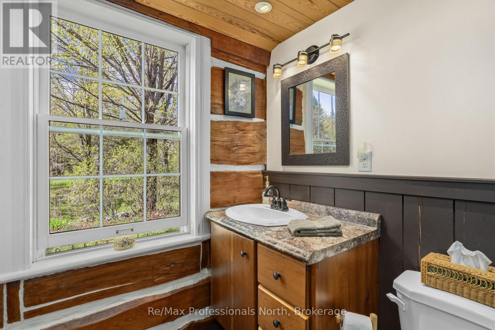 3569 CHETWYND ROAD - 17