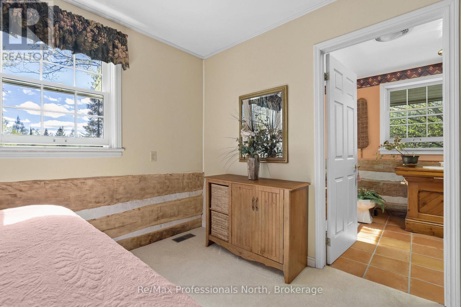 3569 CHETWYND ROAD - 21