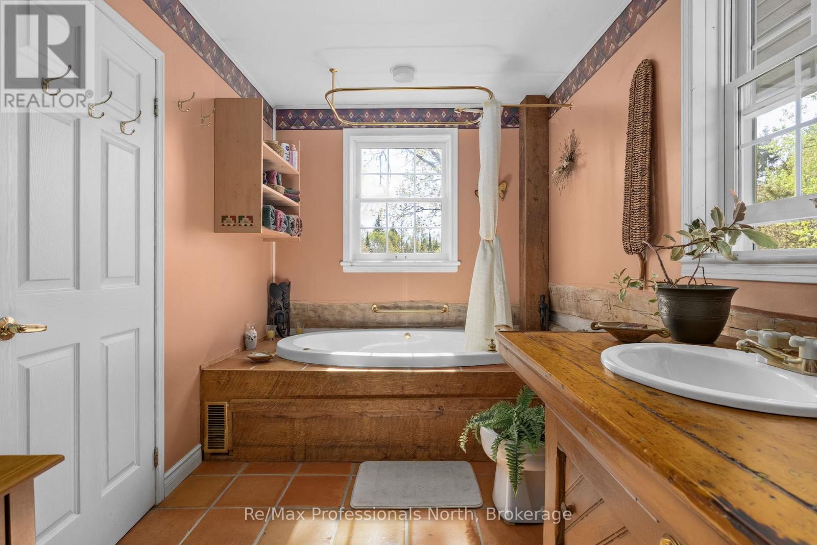 3569 CHETWYND ROAD - 22