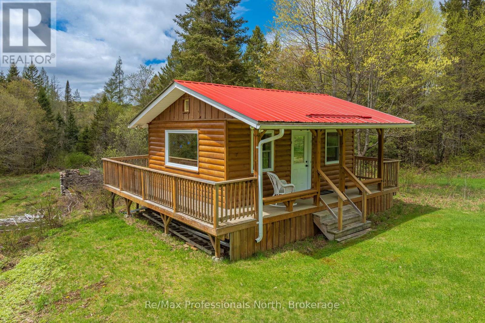 3569 CHETWYND ROAD - 29