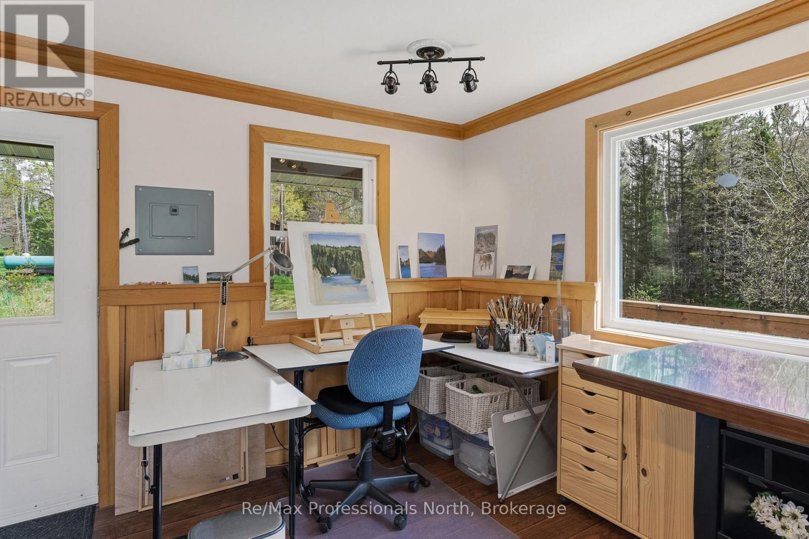 3569 CHETWYND ROAD - 32