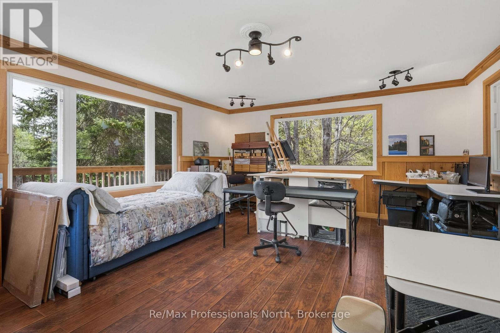3569 CHETWYND ROAD - 33