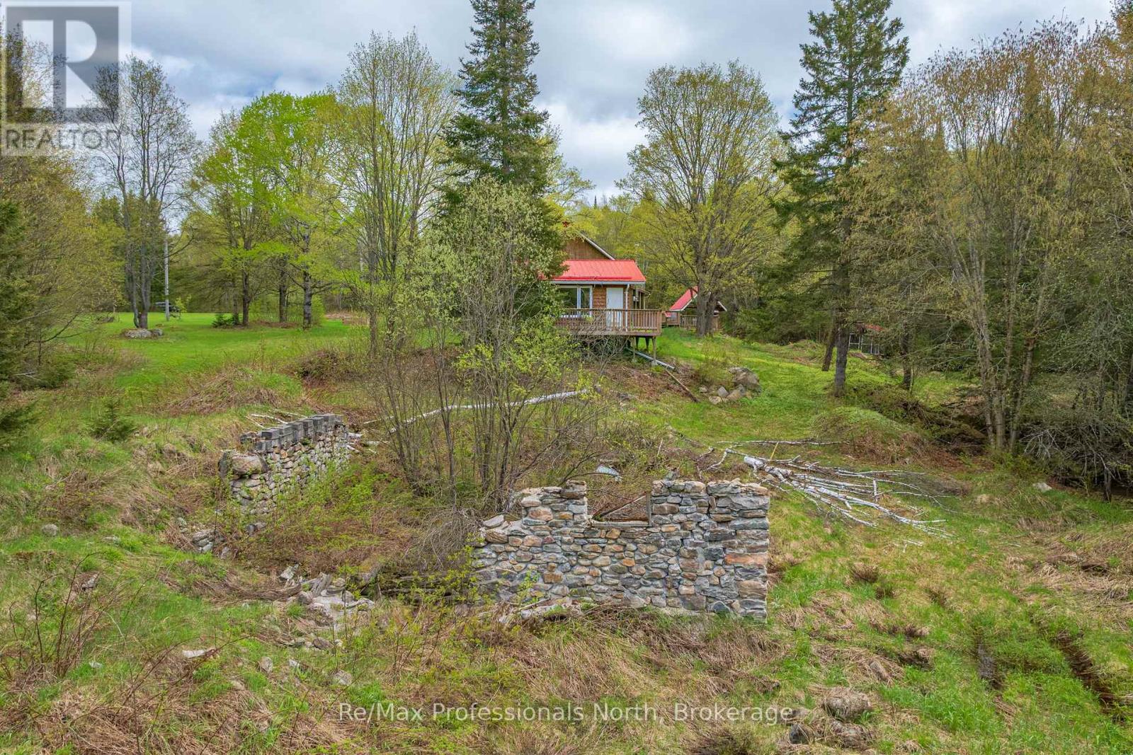 3569 CHETWYND ROAD - 34