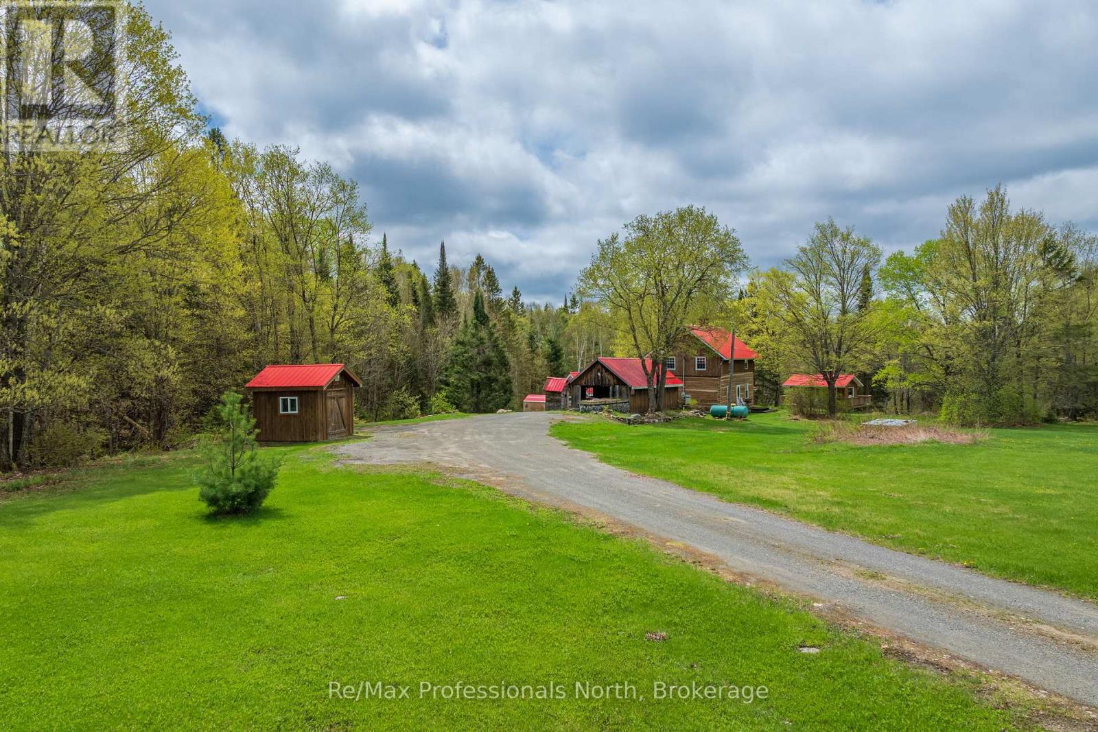 3569 CHETWYND ROAD - 40