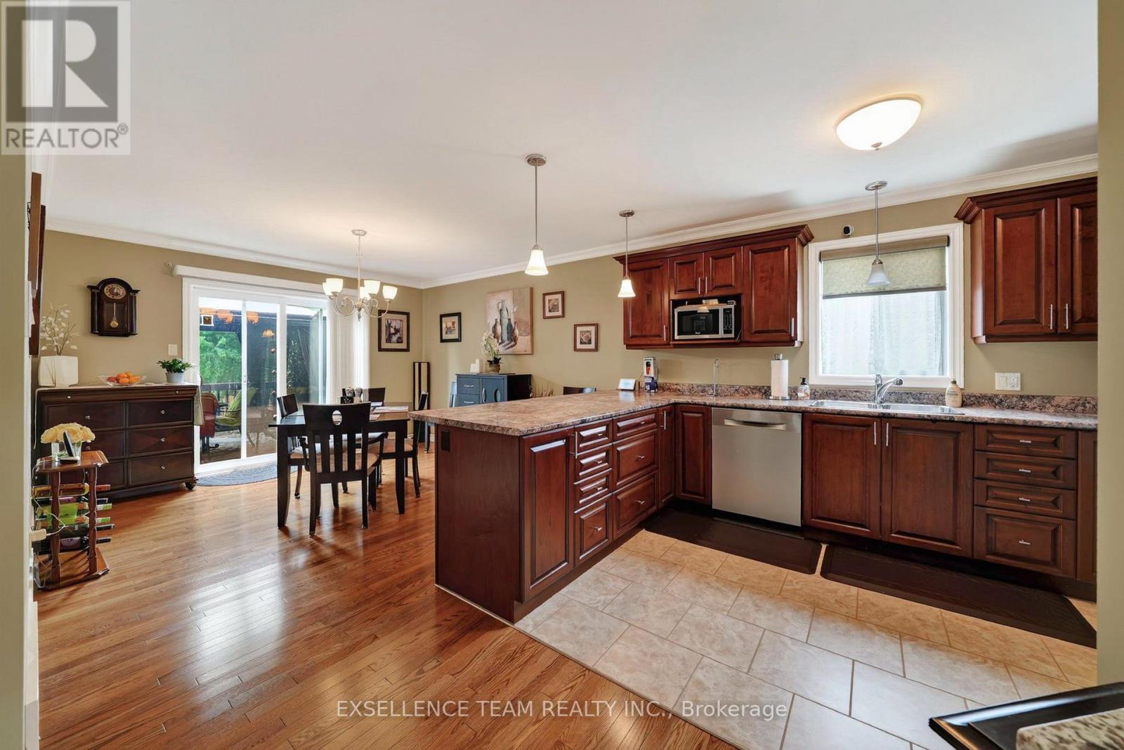 1159 MONTREAL ROAD - 6
