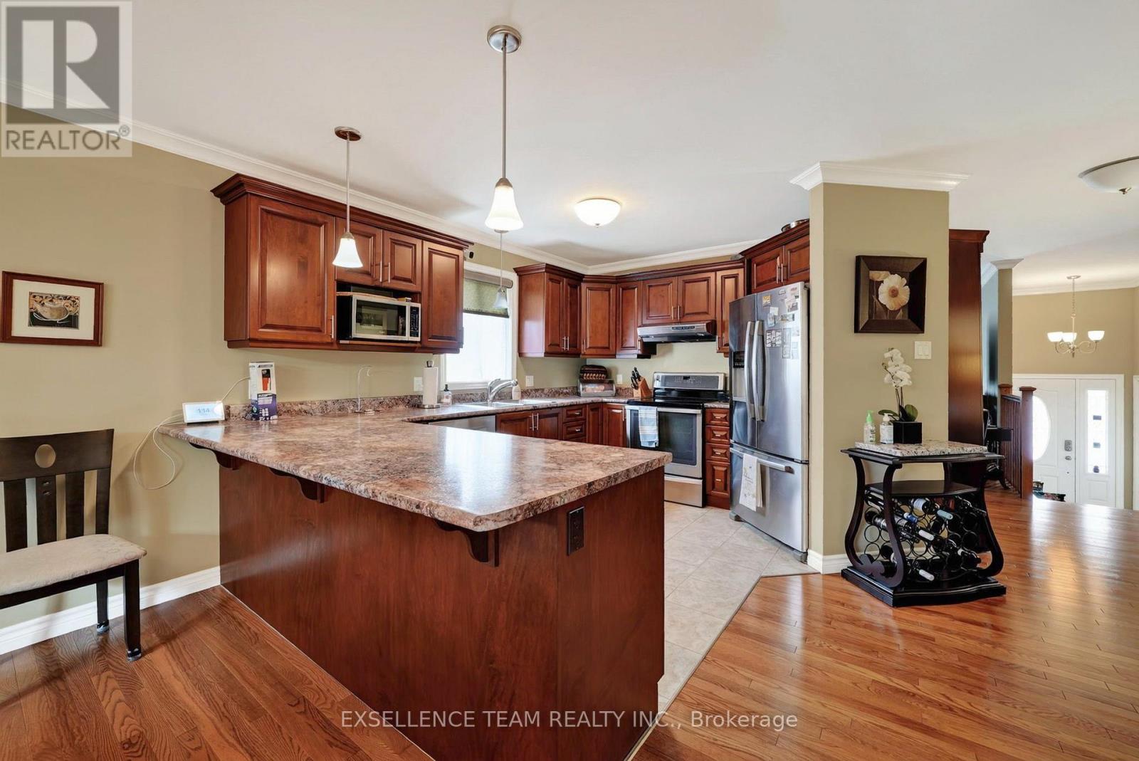 1159 MONTREAL ROAD - 7