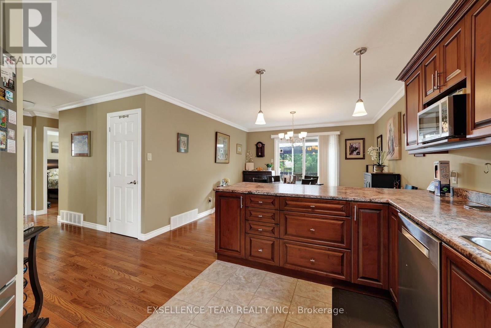 1159 MONTREAL ROAD - 9