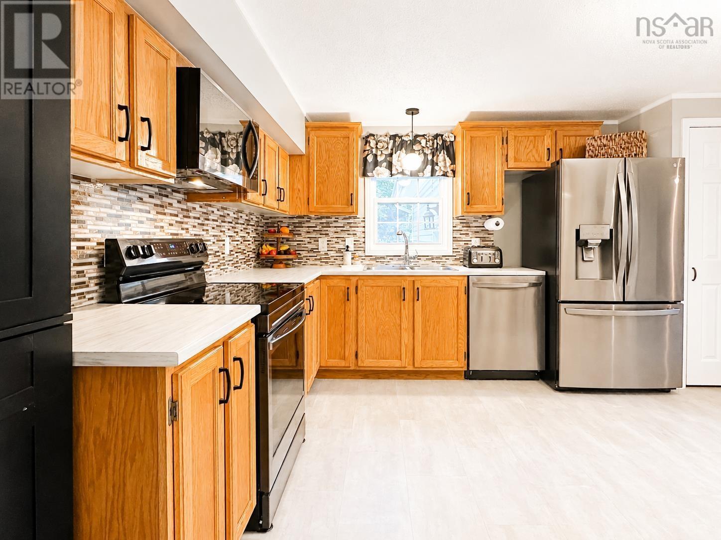 30 Pleasant Street - 10