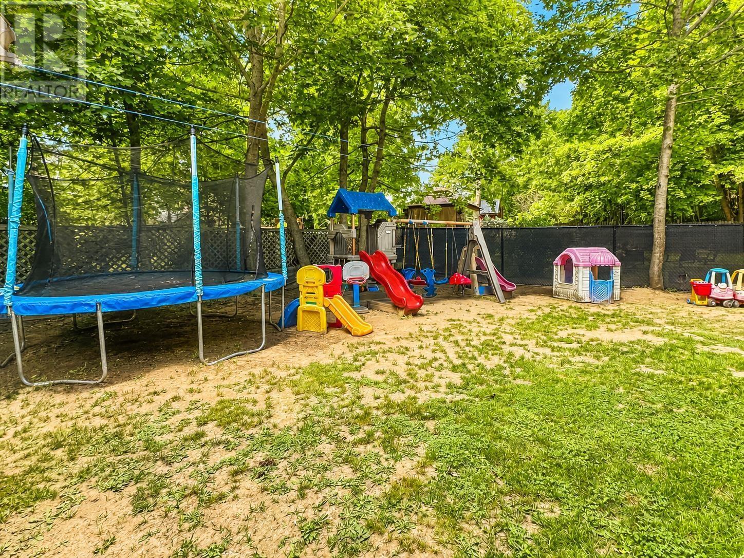 30 Pleasant Street - 30