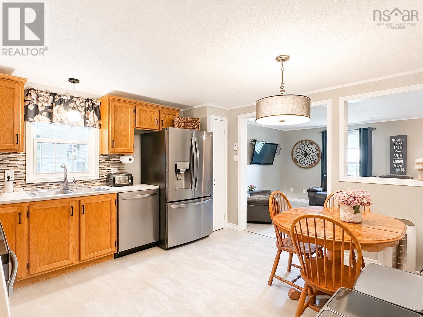 30 Pleasant Street - 9