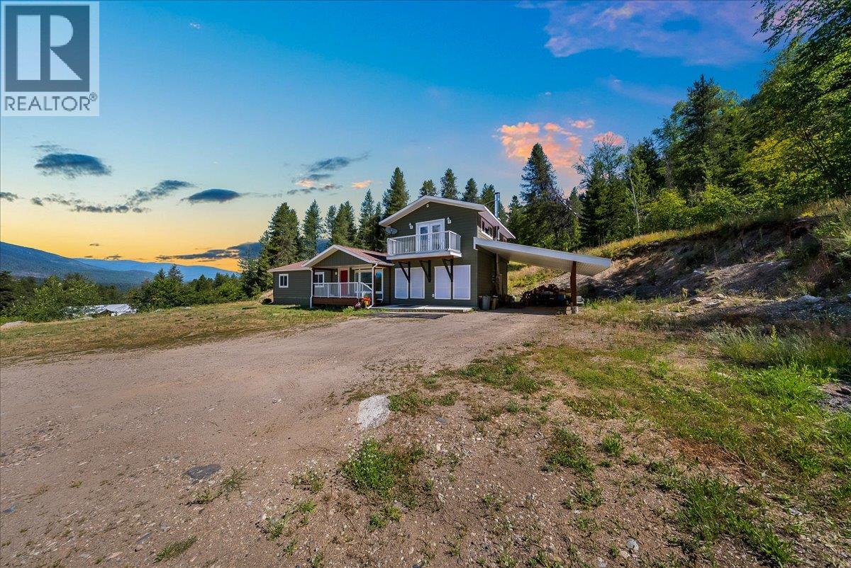 591 Baerg Road, Castlegar — photo 2