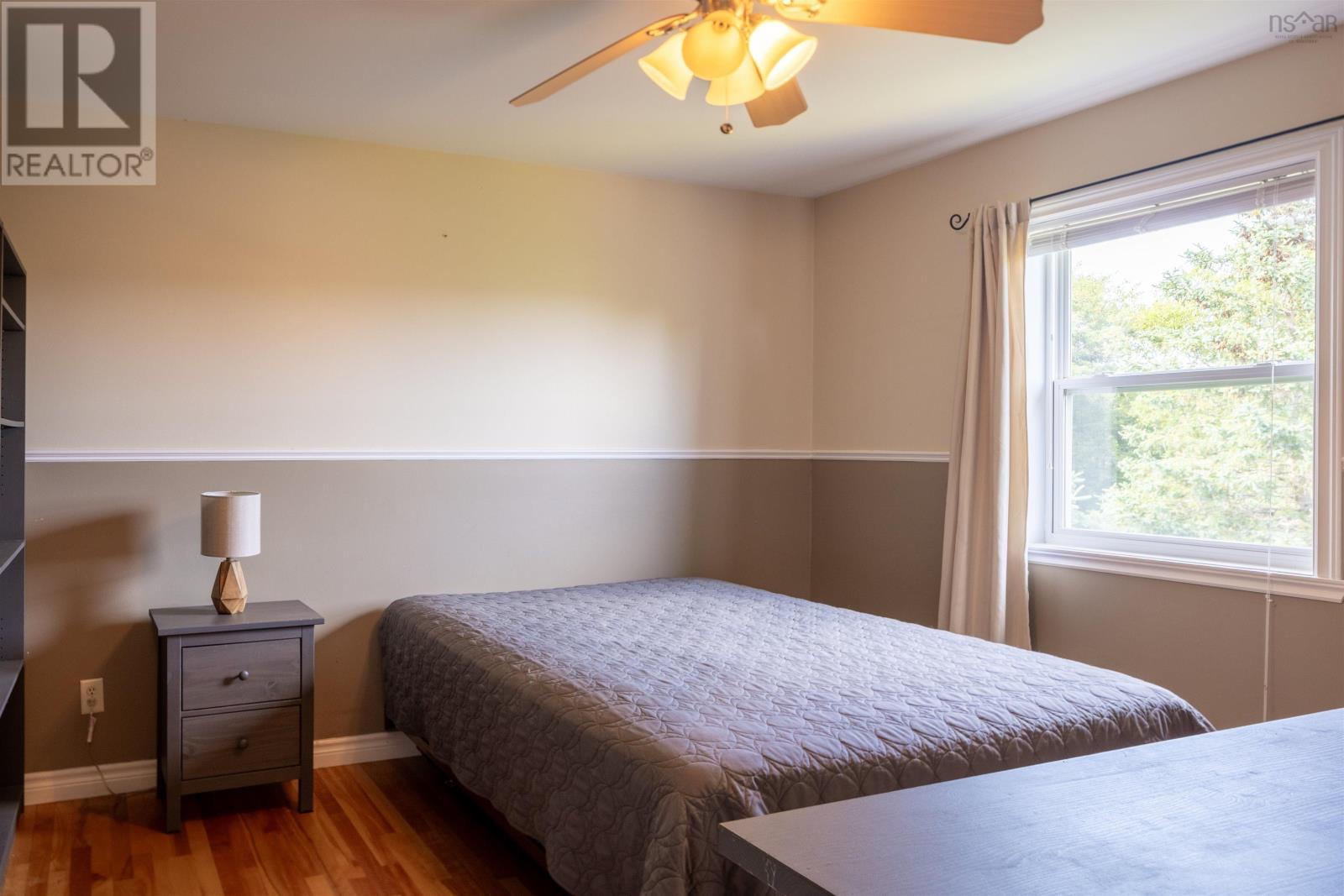 28 Hillview Drive - 28