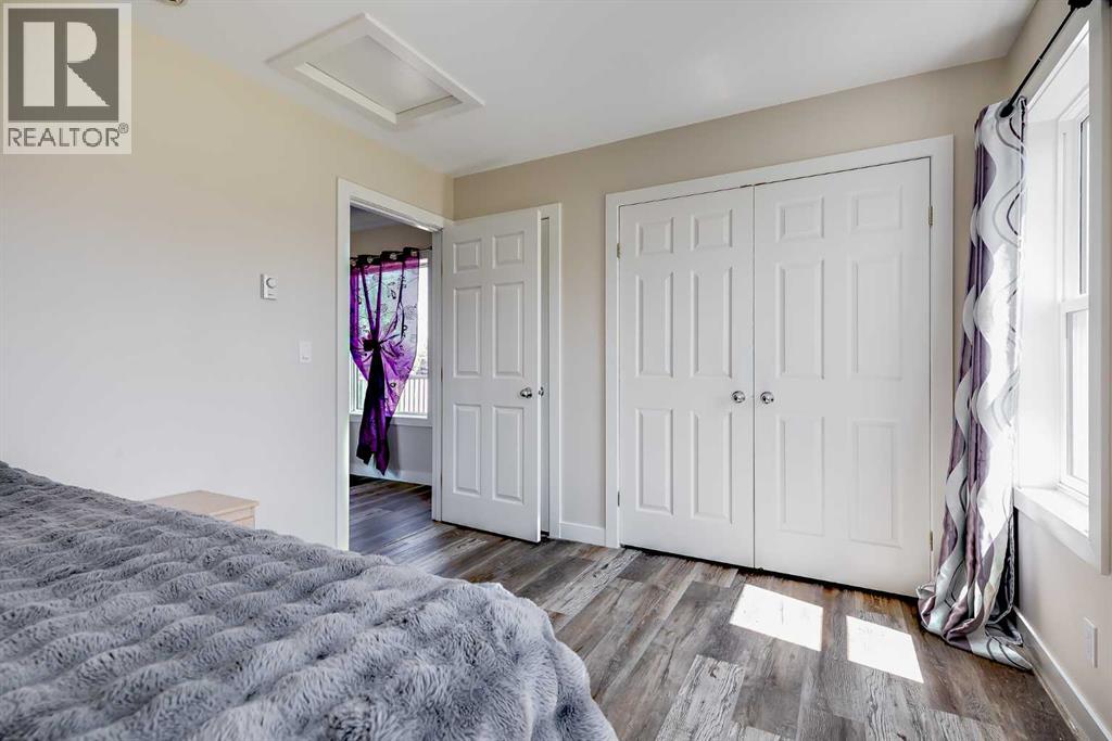 7 Trochu Avenue - 12