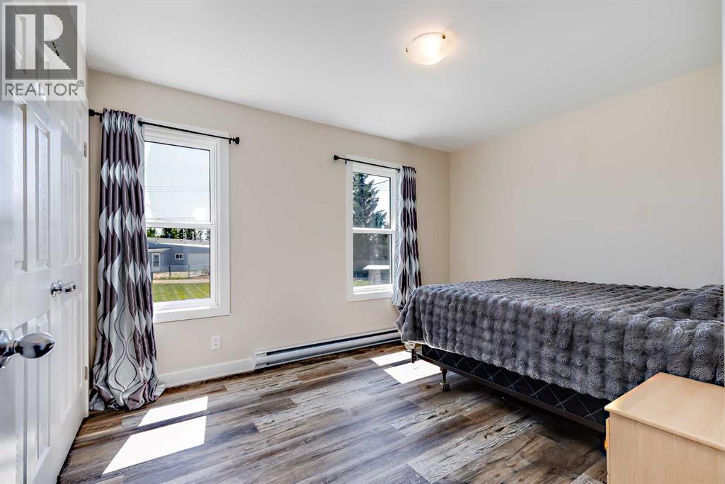 7 Trochu Avenue - 11