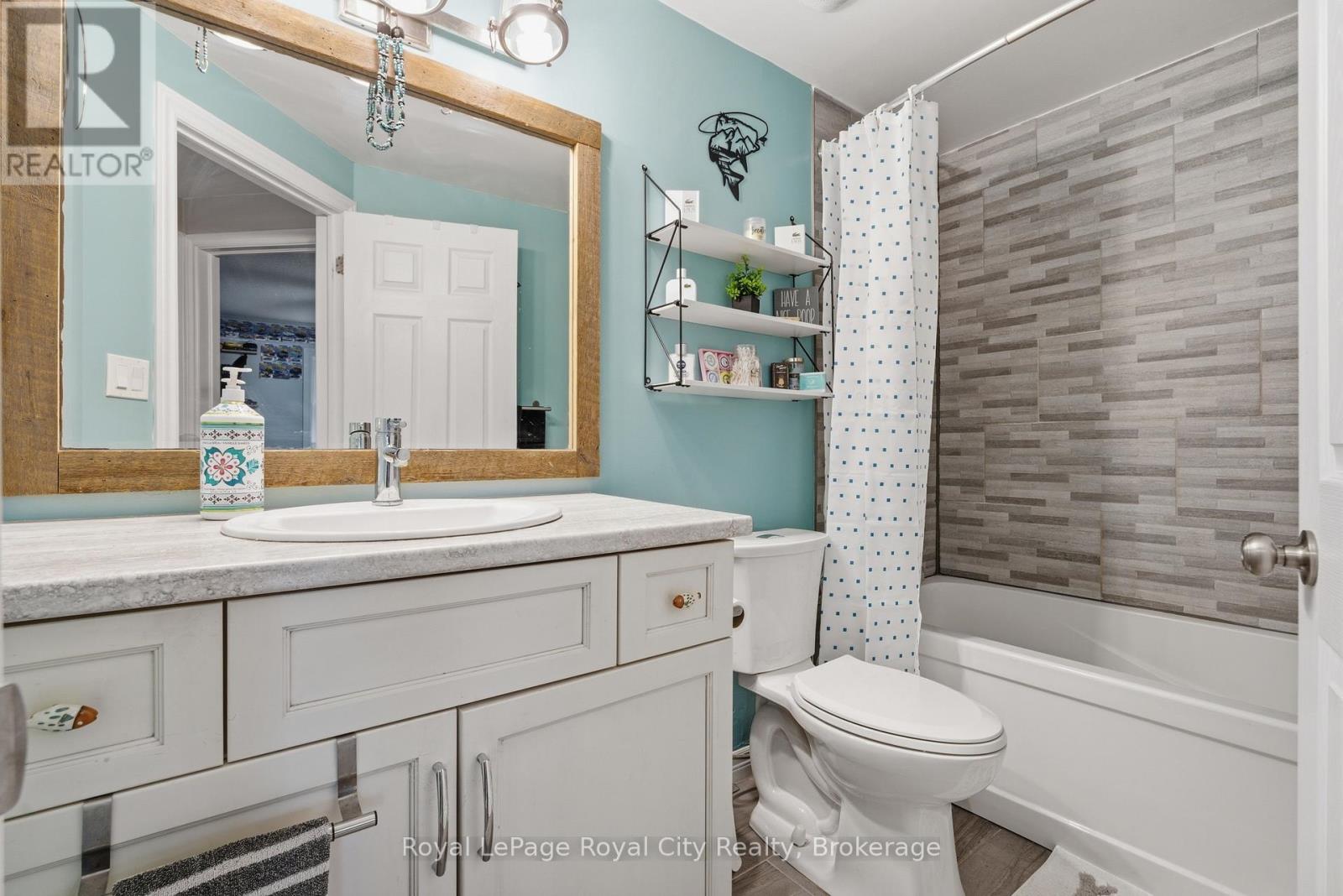 #13 320 ALMA STREET - 12