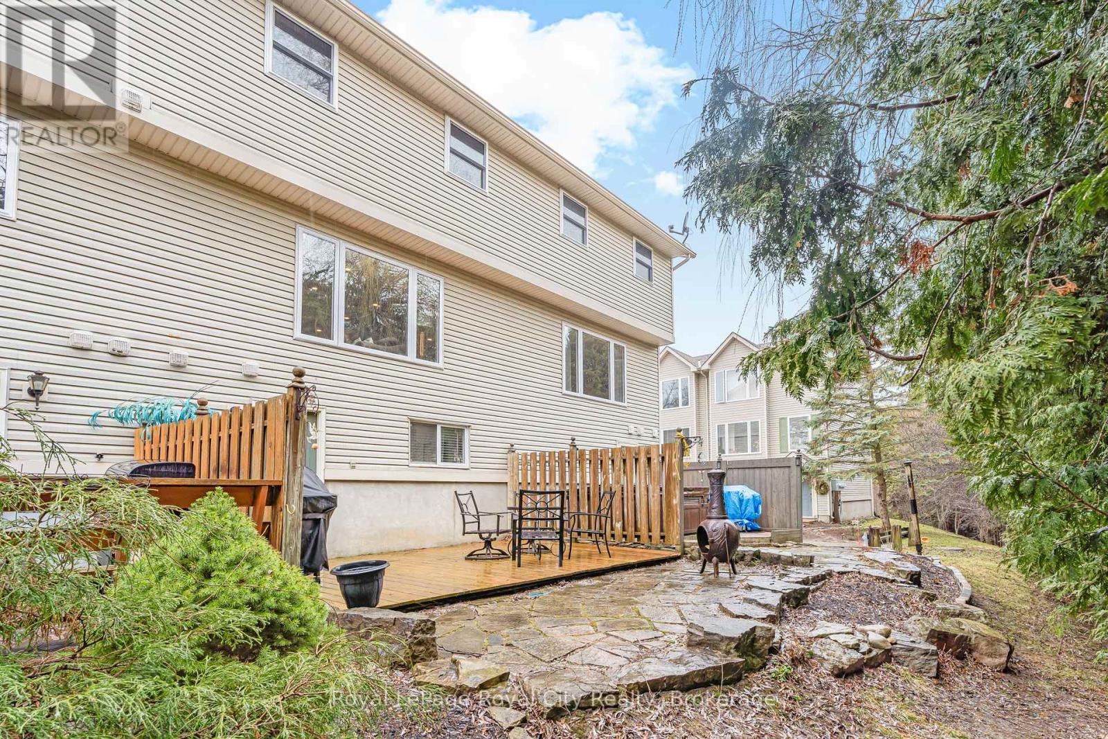 #13 320 ALMA STREET - 24