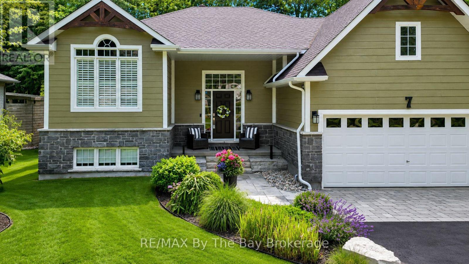 7 DOWNER CRESCENT - Image 9