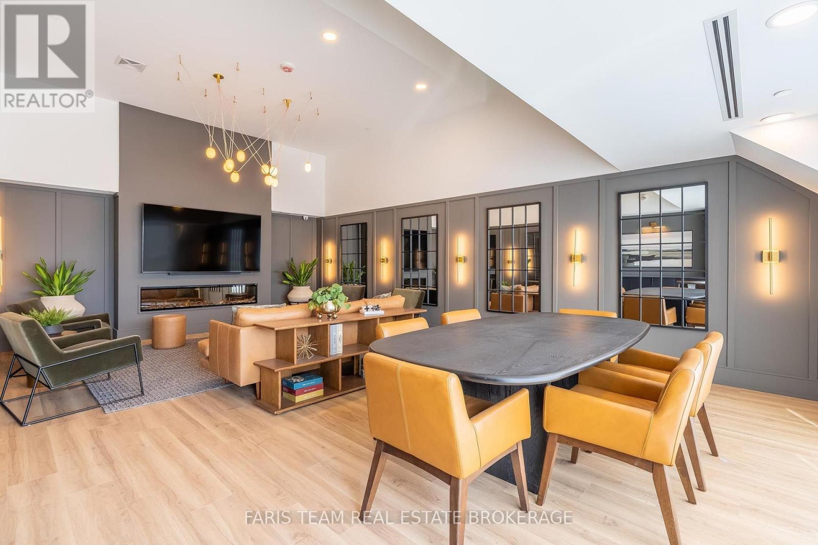 #413 31 HURON STREET - 30