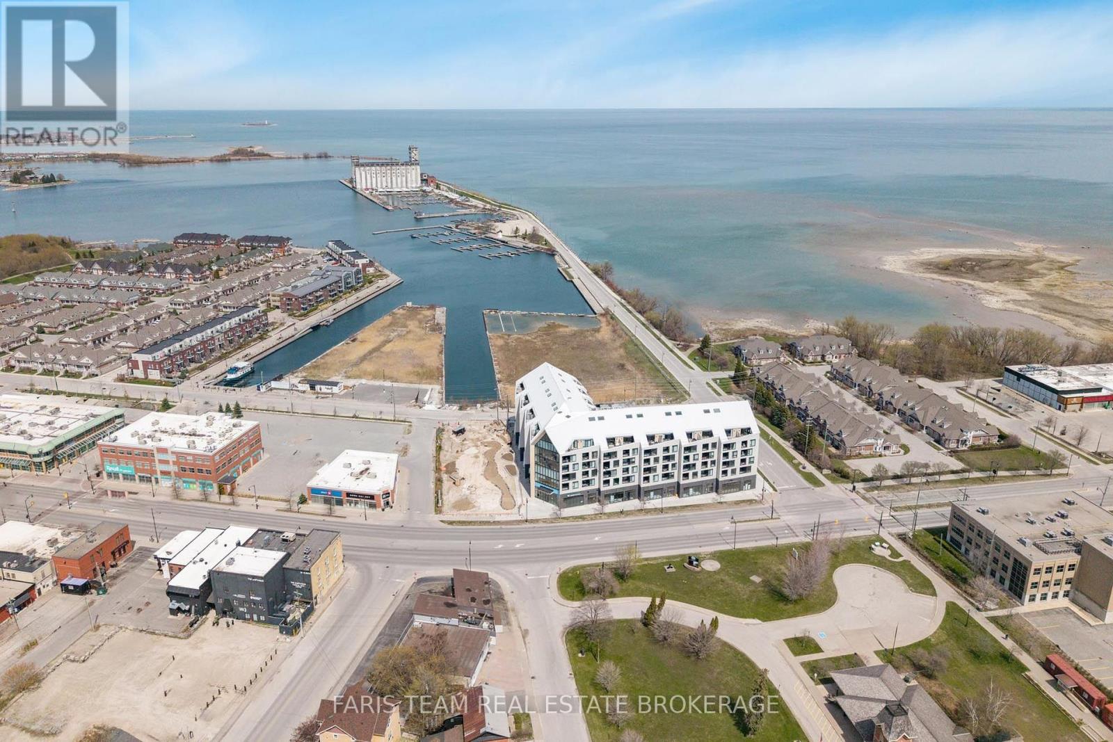 #413 31 HURON STREET - 45