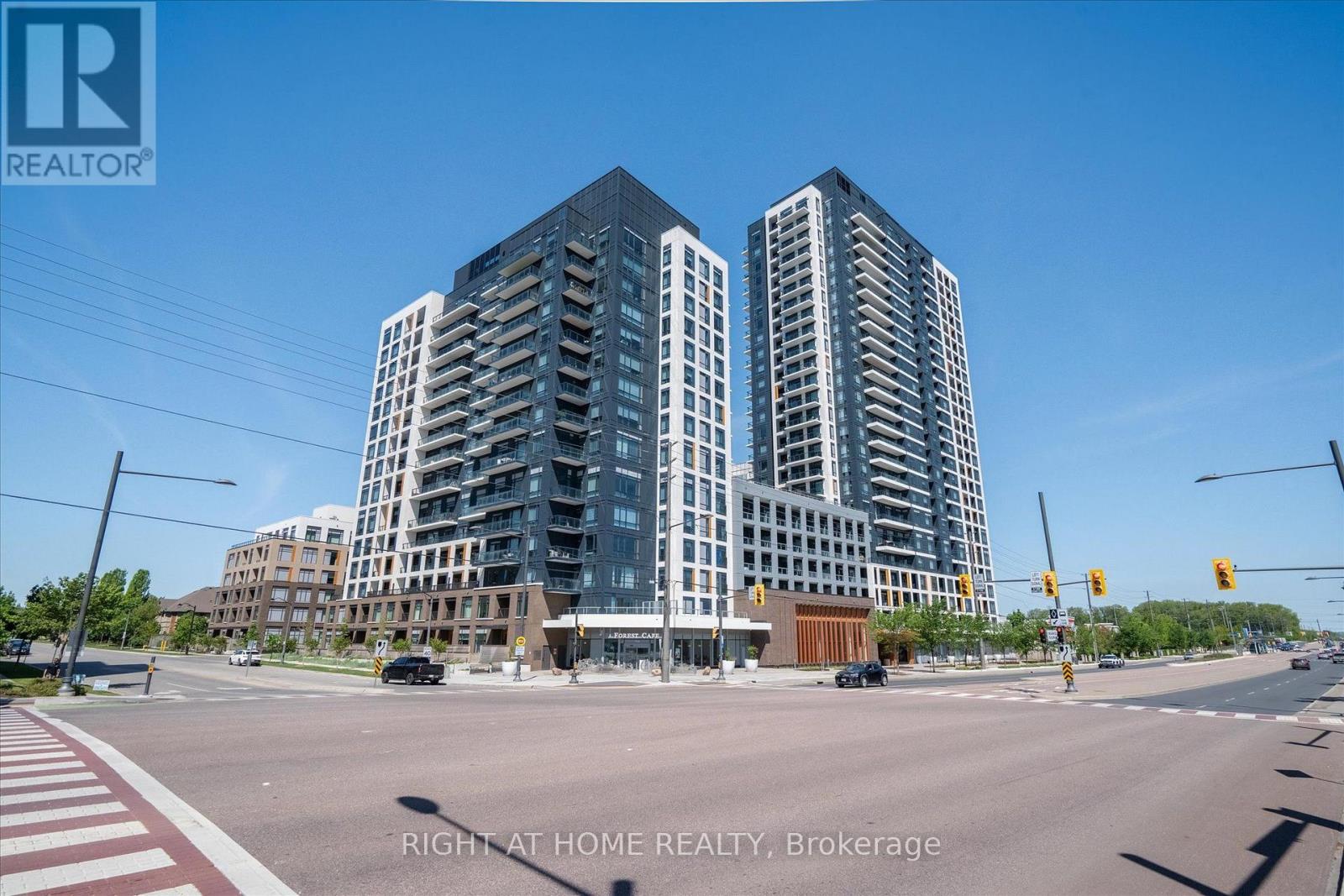 Listing photo of 1424 - 7950 BATHURST STREET