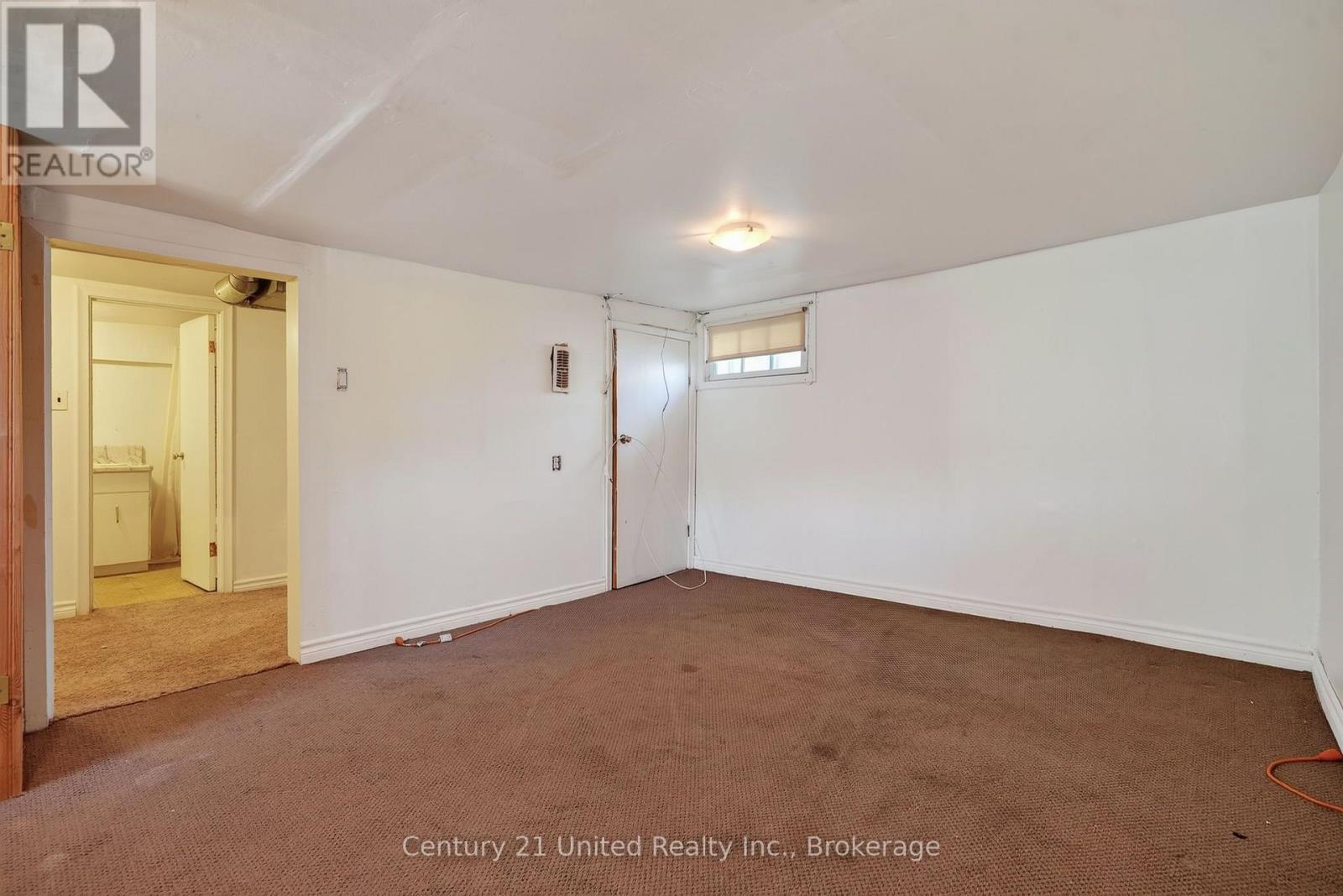271 UNIVERSITY AVENUE W - 31