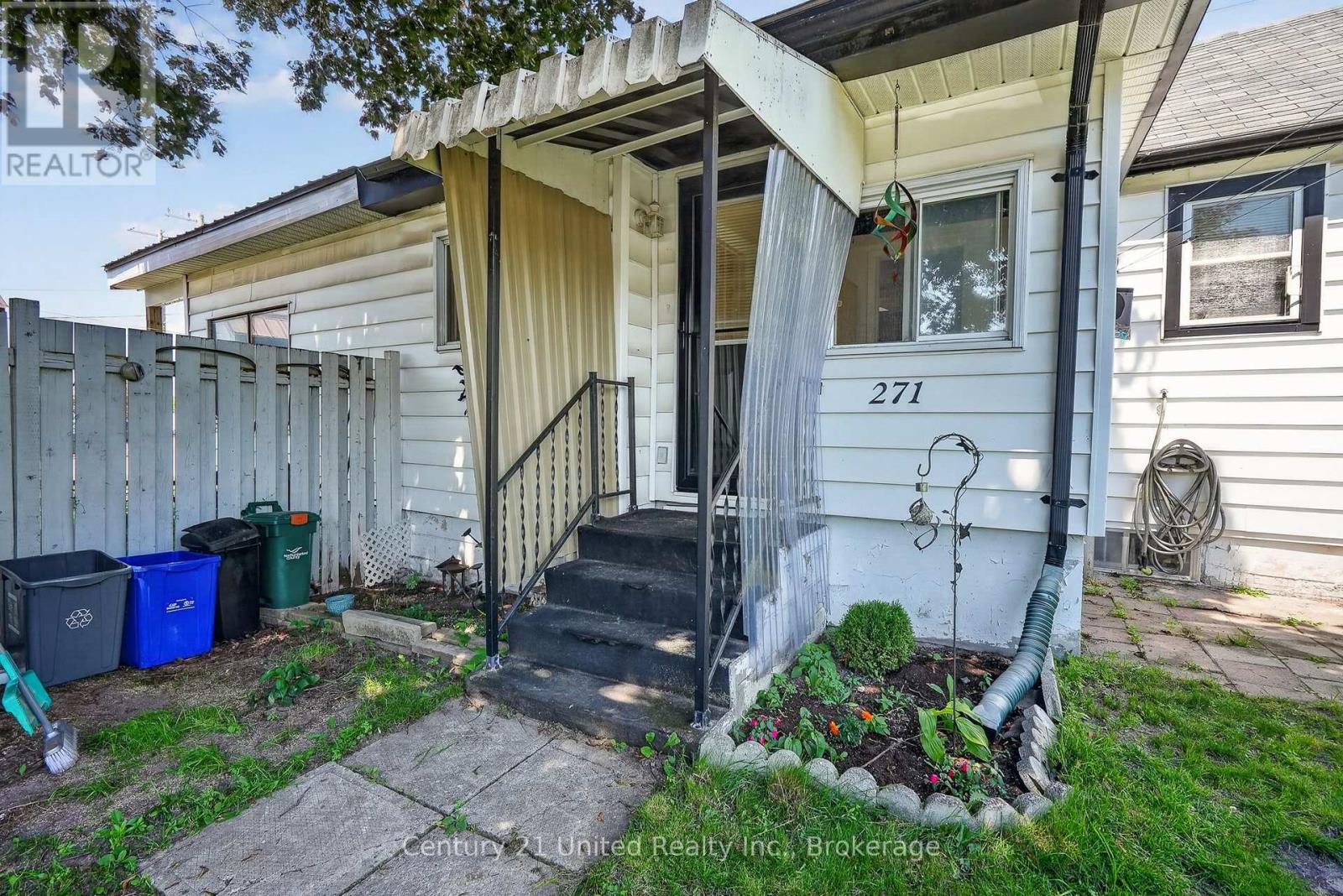 271 UNIVERSITY AVENUE W - 37
