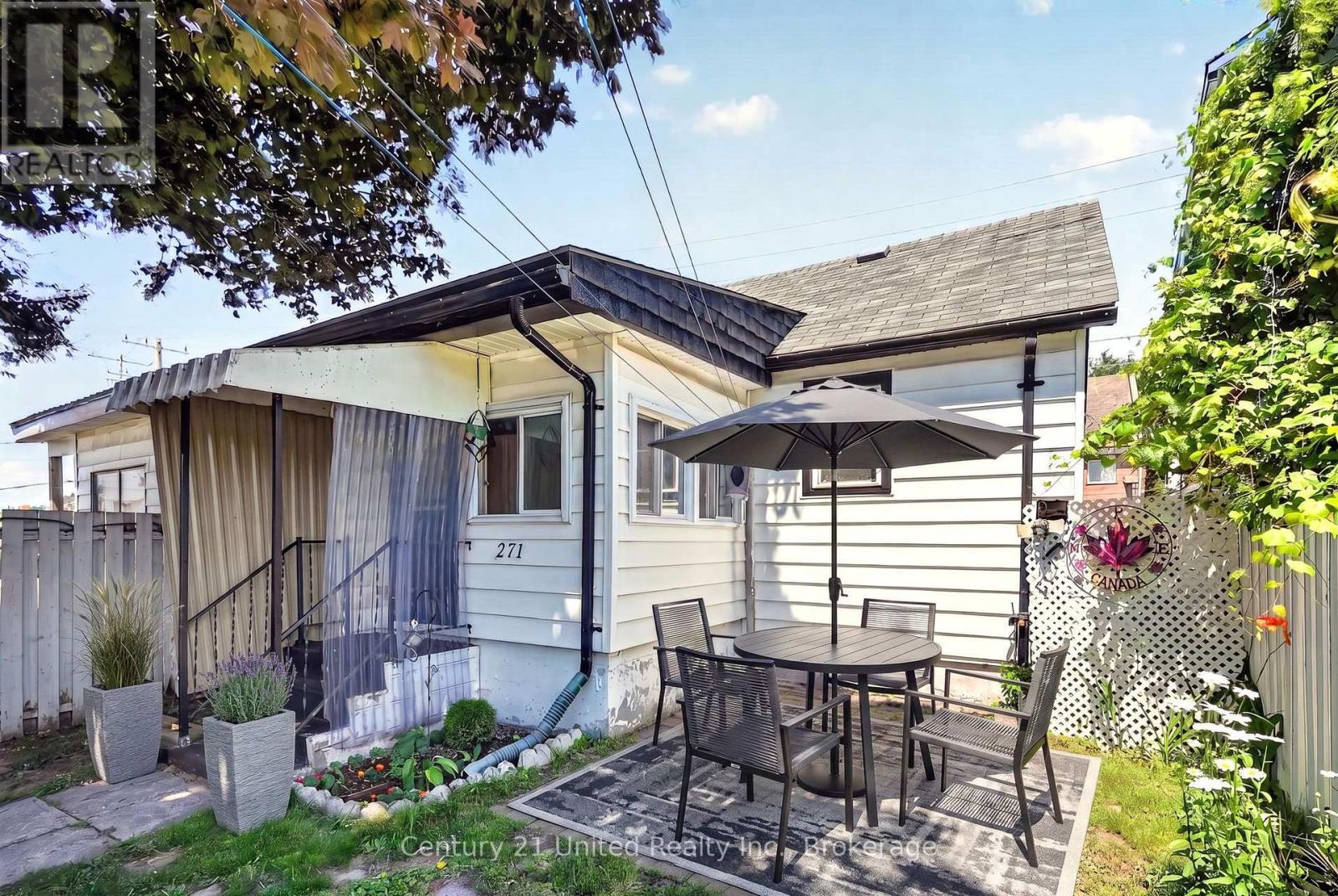 271 UNIVERSITY AVENUE W - 39