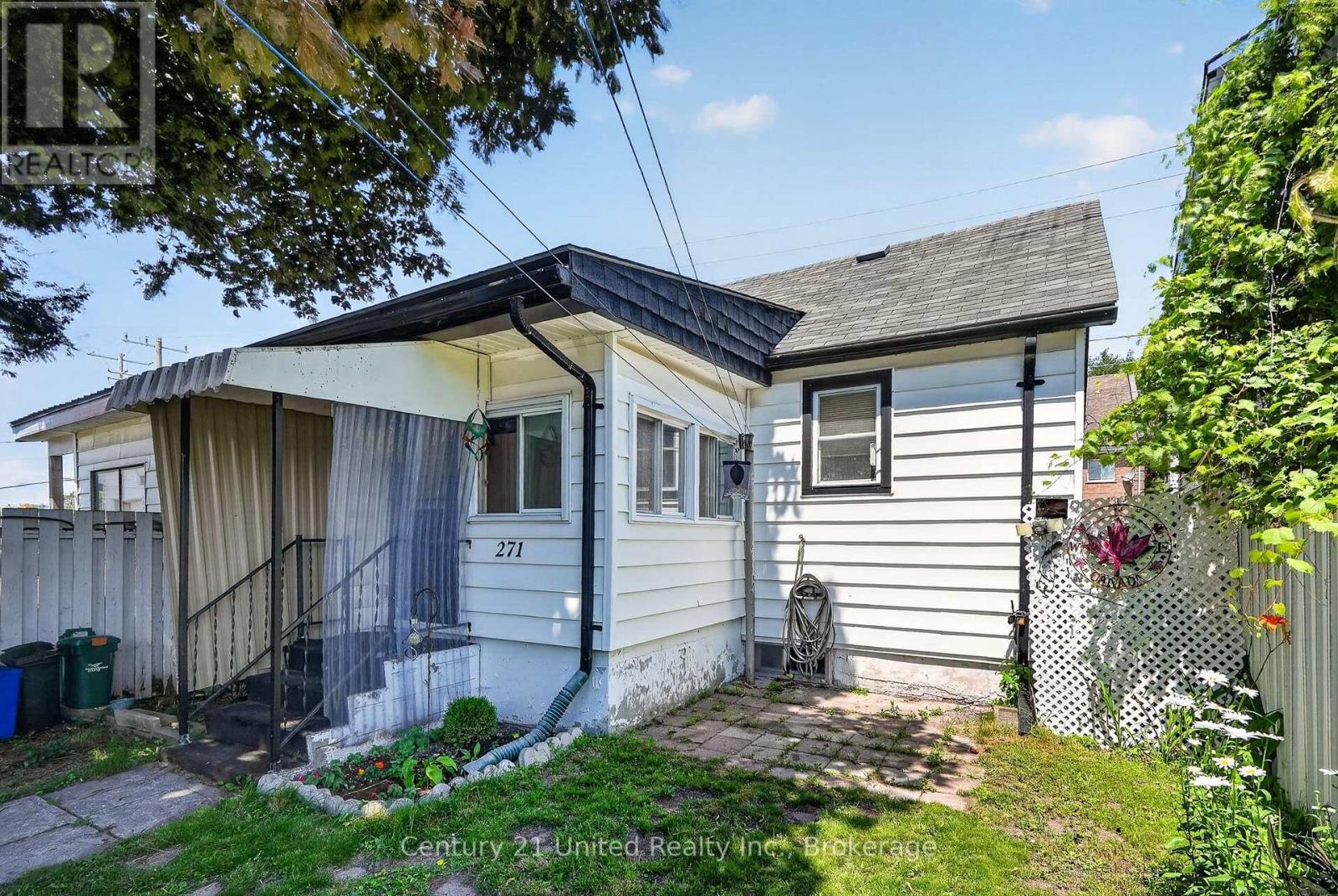 271 UNIVERSITY AVENUE W - 40