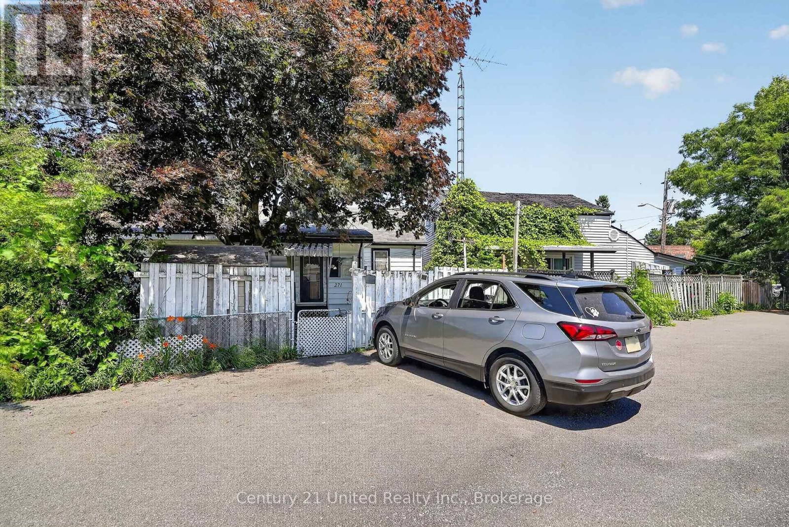 271 UNIVERSITY AVENUE W - 42