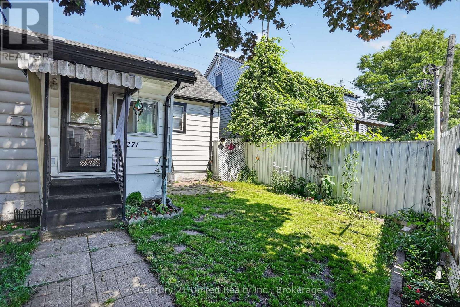 271 UNIVERSITY AVENUE W - 38