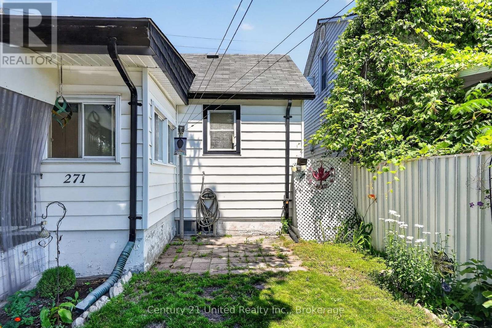 271 UNIVERSITY AVENUE W - 41