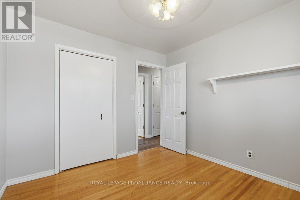 4 O'NEIL CRESCENT - 16